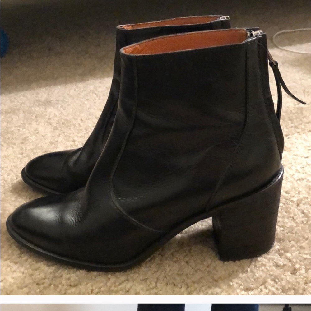 Madewell black leather booties